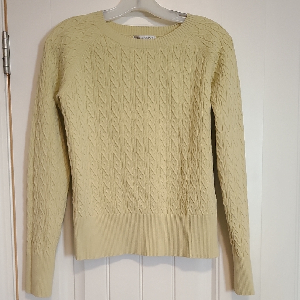Casual Corner M  Cable Knit light green Sweater